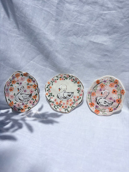 Swan Lake Trinket 🦢💐✨14k Gold Lustre Item ✨