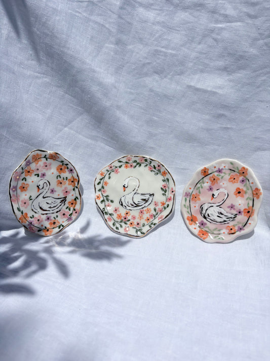 Swan Lake Trinket 🦢💐✨14k Gold Lustre Item ✨