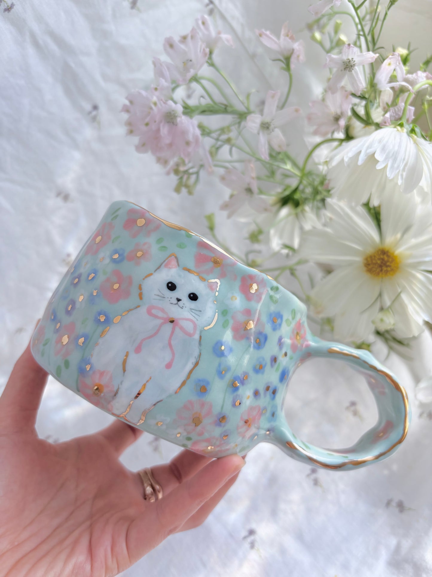 Yuki San 🐱 ✨Gold Lustre Item ✨