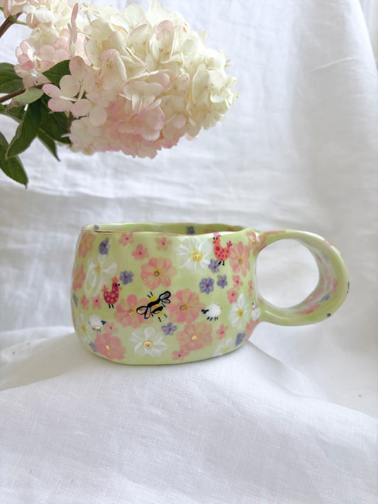 On the farm 🐓🌸🐰🐝