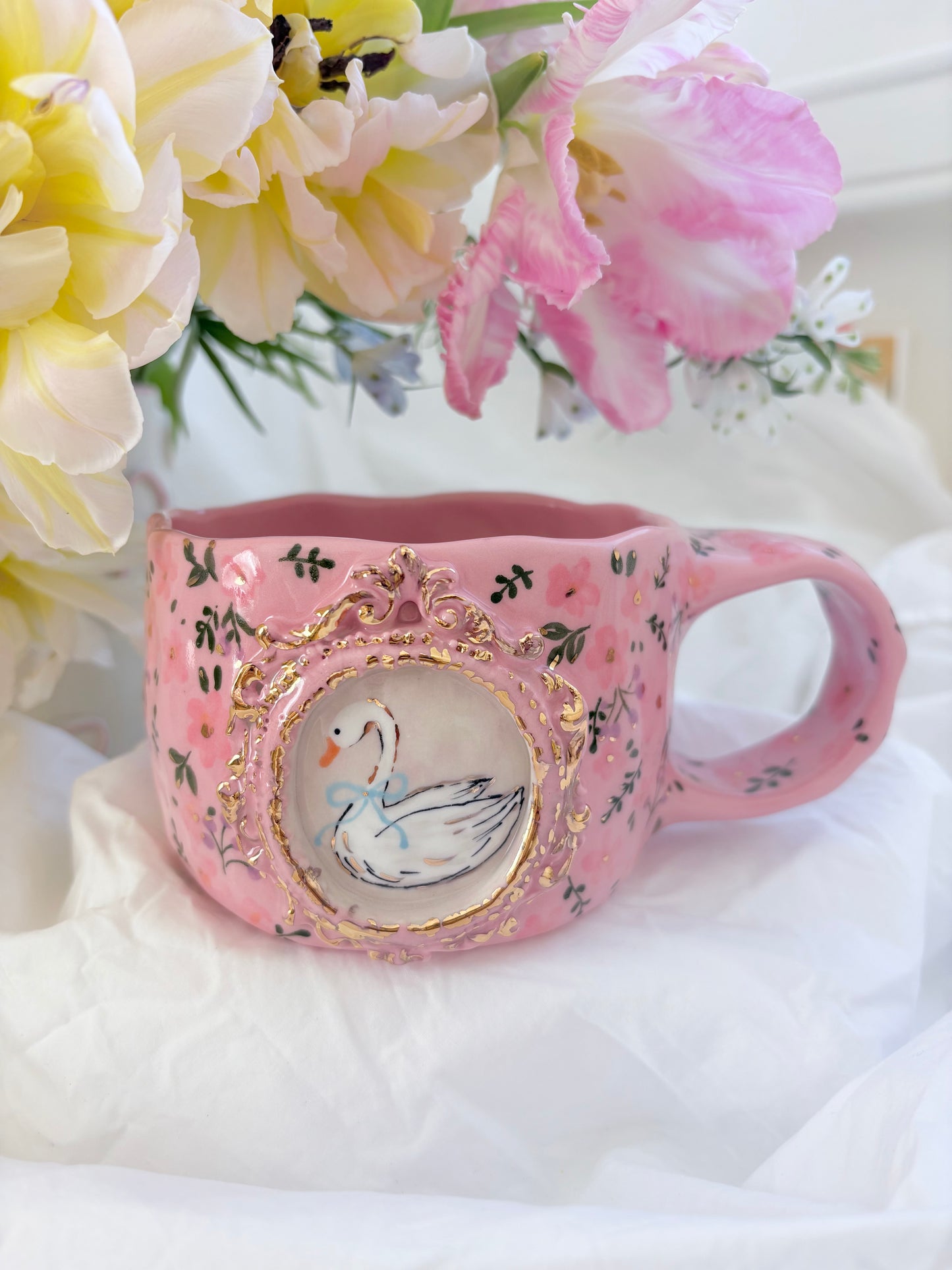 Swan Lake 🦢🎀 ✨14k Gold Lustre Item ✨