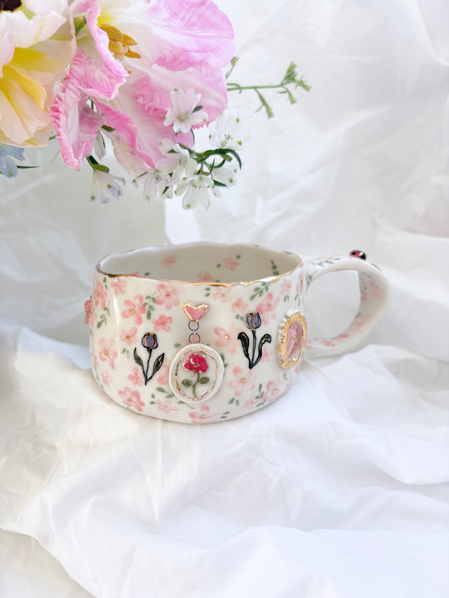 Sunday Morning 🪿🌷🕰️🐞💐✨Gold Lustre Item ✨