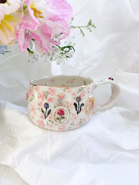 Sunday Morning 🪿🌷🕰️🐞💐✨Gold Lustre Item ✨