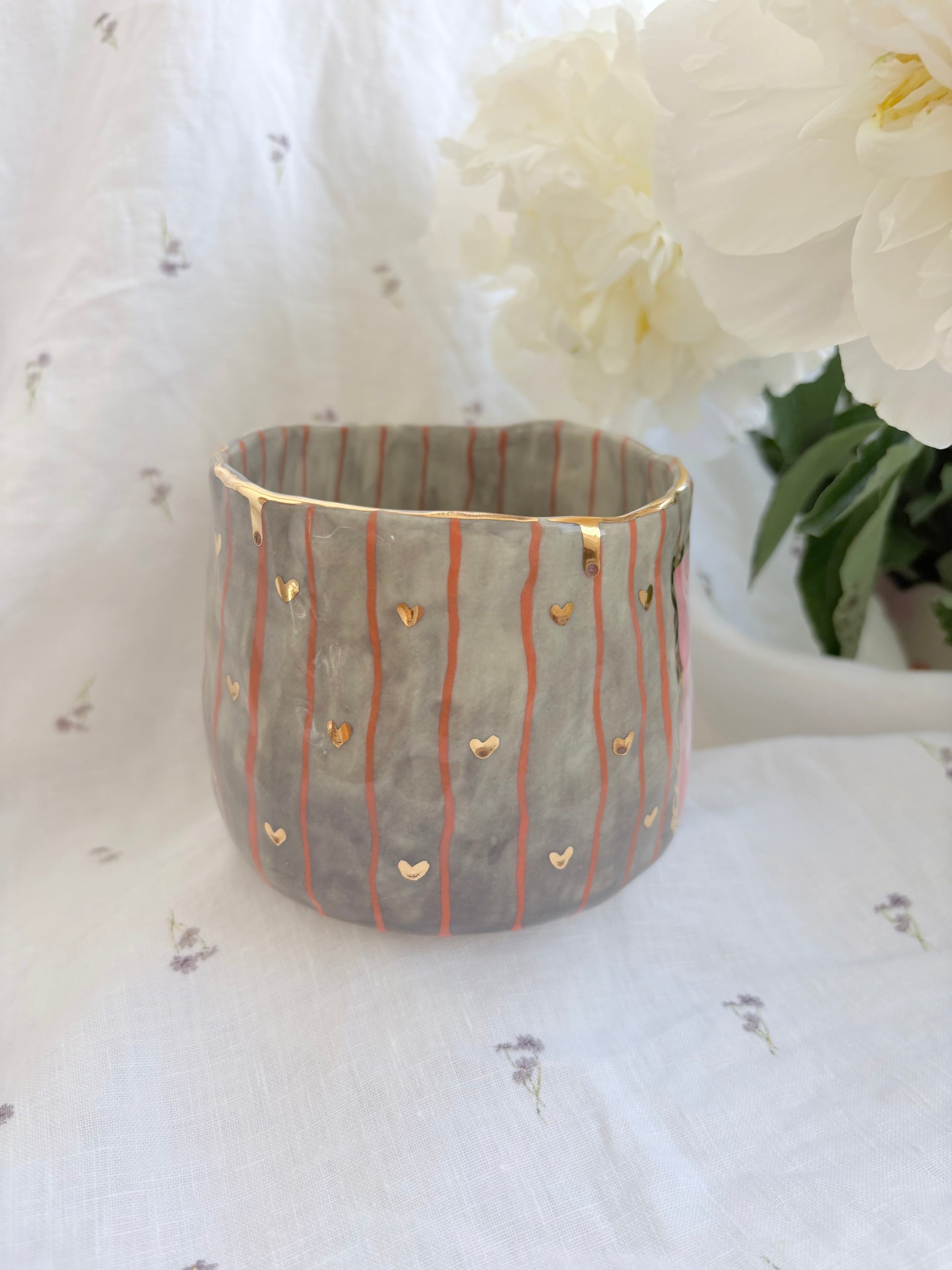 Momo San 🐱 ✨Gold Lustre Item ✨