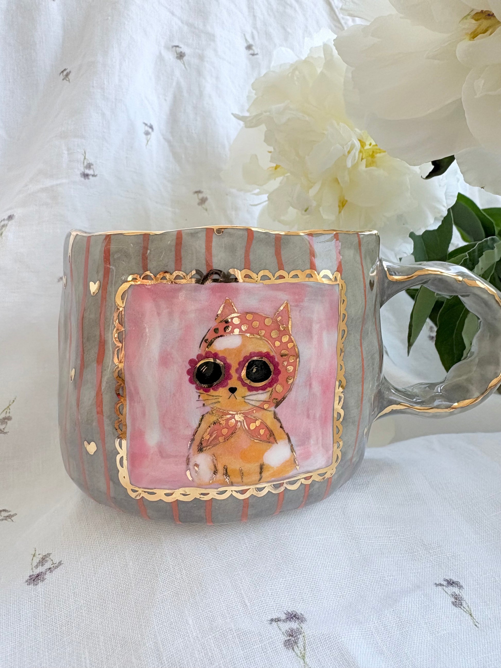 Momo San 🐱 ✨Gold Lustre Item ✨