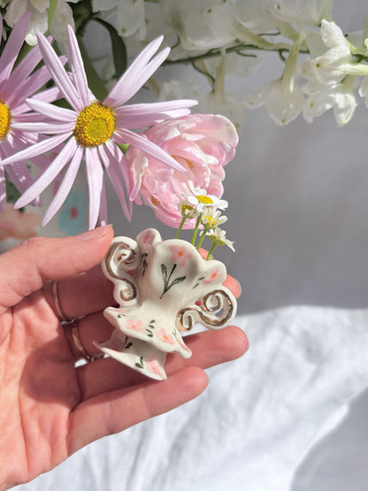 Daisy mini vase✨14k Gold Lustre Item ✨ ( (C (Copy) (Copy 14)