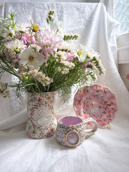 Swan Lake Vase 🦢✨14k Gold Lustre Item ✨