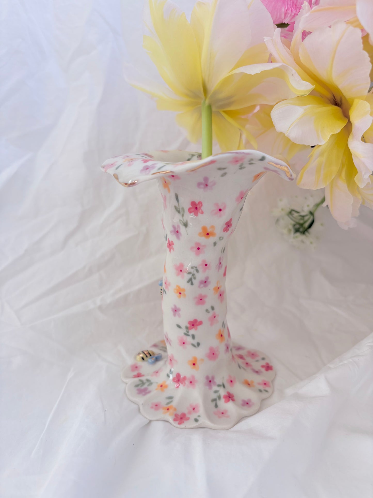 Single flower vase 💐 14k Gold Lustre Item ✨