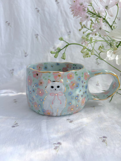 Yuki San 🐱 ✨Gold Lustre Item ✨