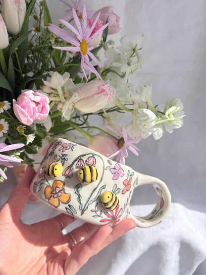 Honey Bee 💐🐝✨14k Gold Lustre Item ✨