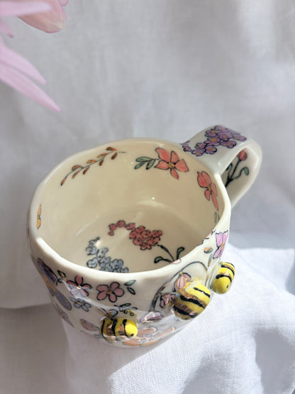 Honey Bee 💐🐝✨14k Gold Lustre Item ✨