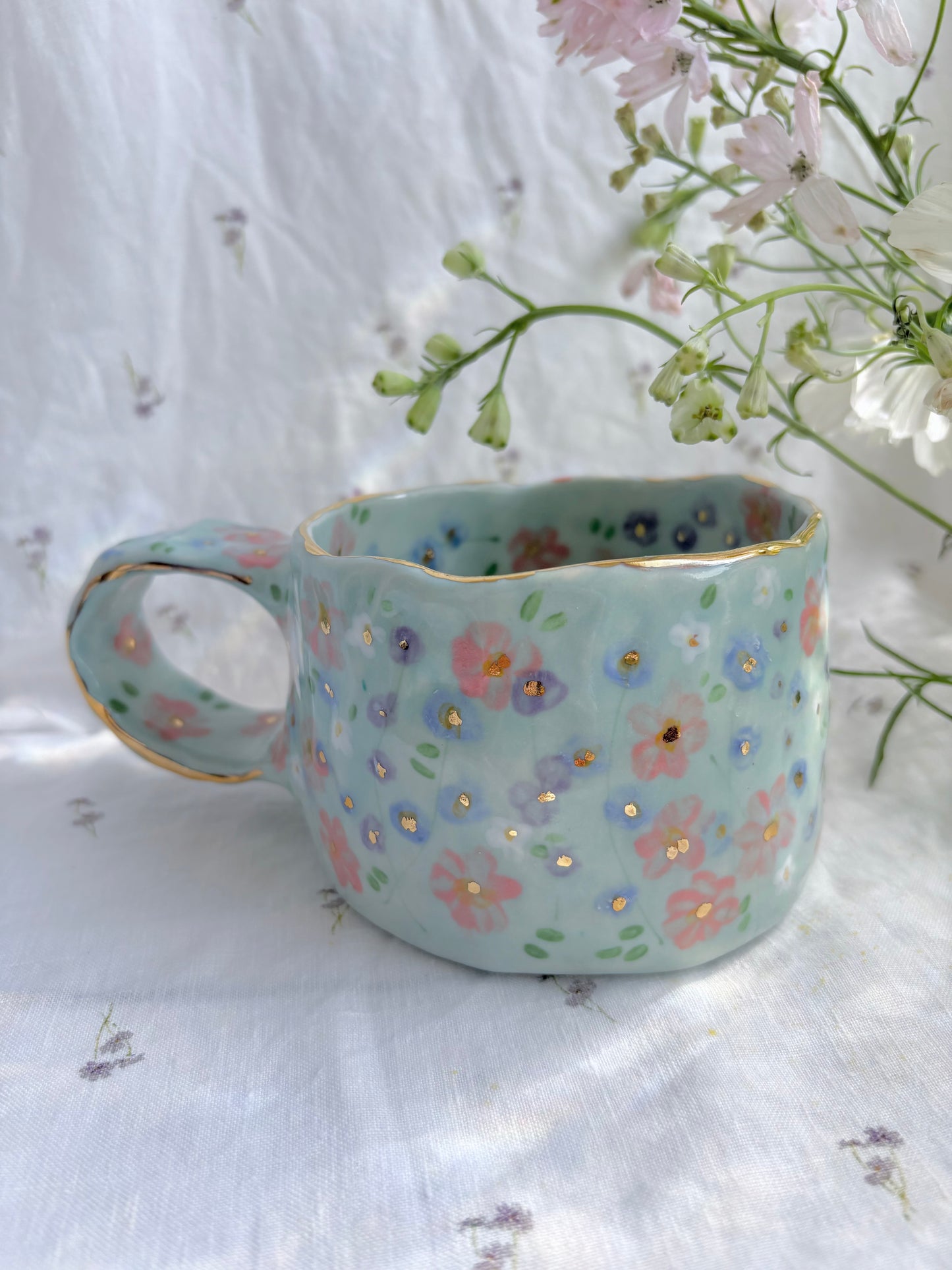 Yuki San 🐱 ✨Gold Lustre Item ✨