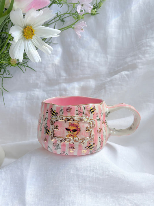 Miss Sassy 🐱 ✨Gold Lustre Item ✨