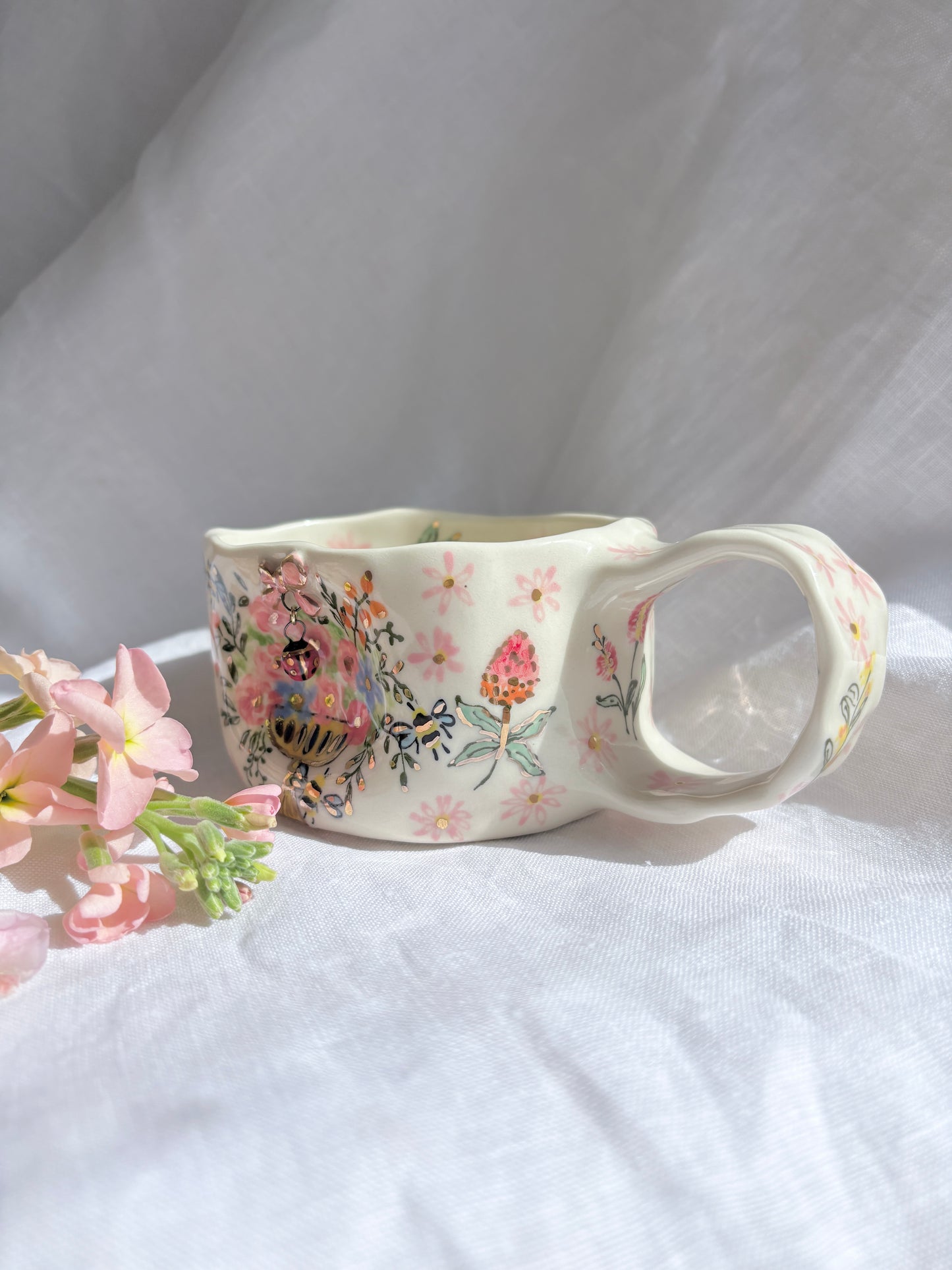 Sunday Morning 💐✨Gold Lustre Item ✨