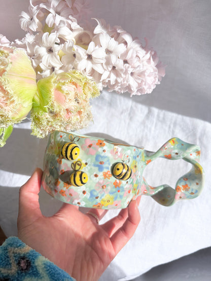 Honey Bee 💐🐝✨14k Gold Lustre Item ✨