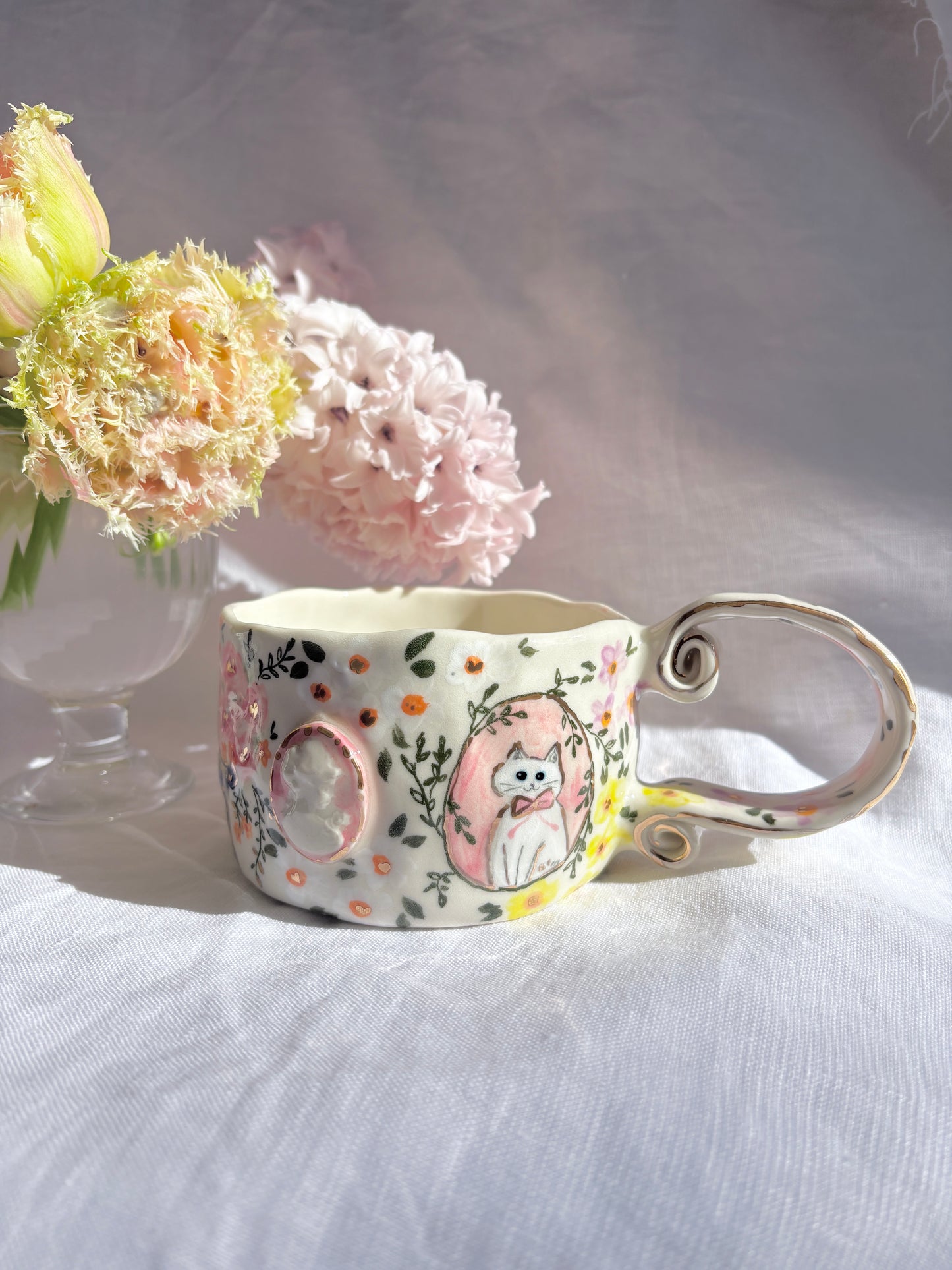 Sunday Morning 💐✨Gold Lustre Item ✨