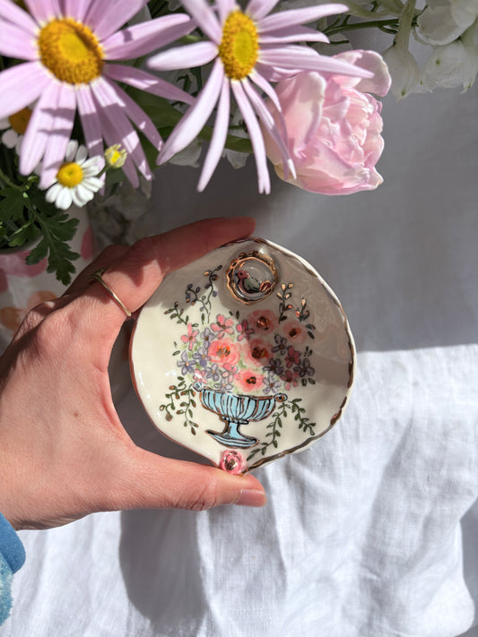 Sunday morning Ring Dish 💐✨14k Gold Lustre Item ✨