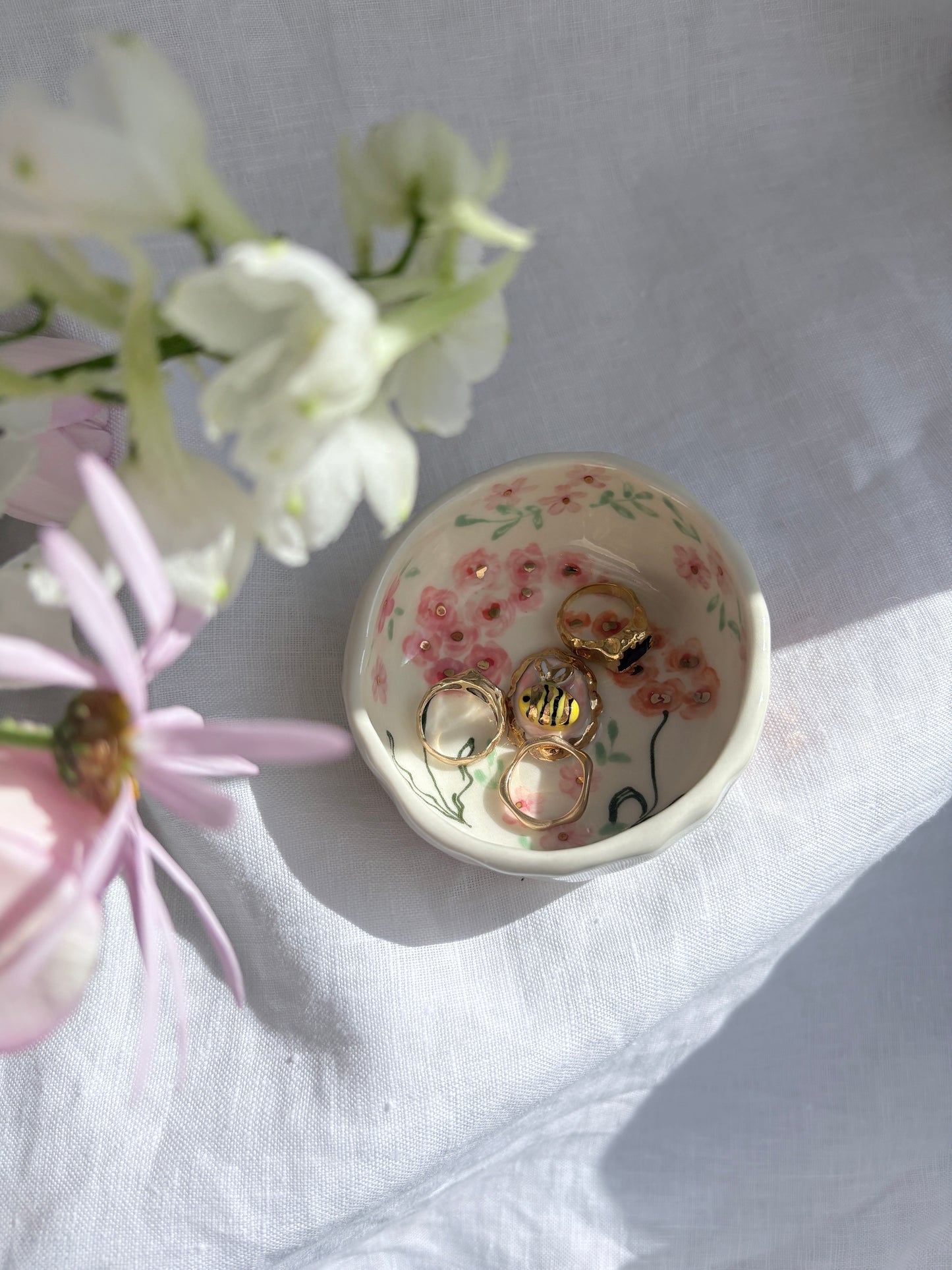 Honey Bee Ring Dish 💐🐝✨14k Gold Lustre Item ✨