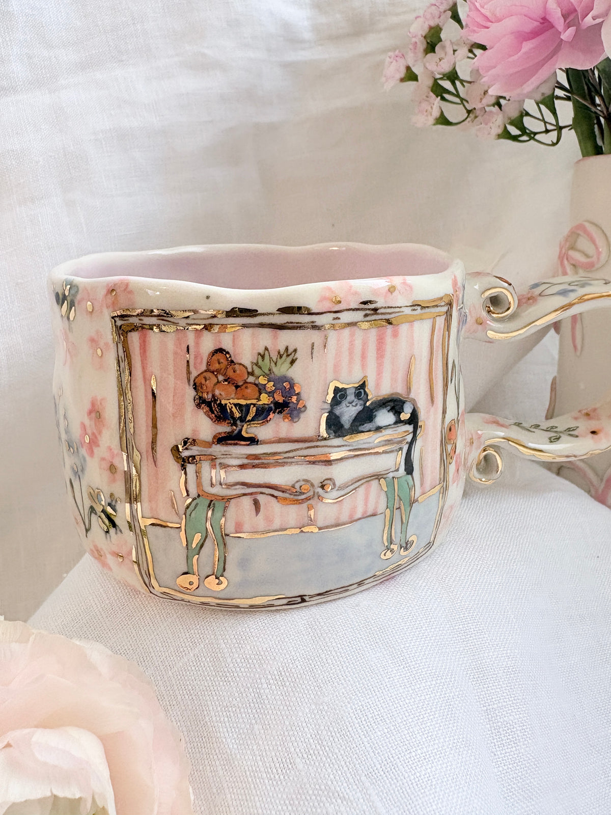 Miss Tabby 🐱 💐✨14k Gold Lustre Item ✨