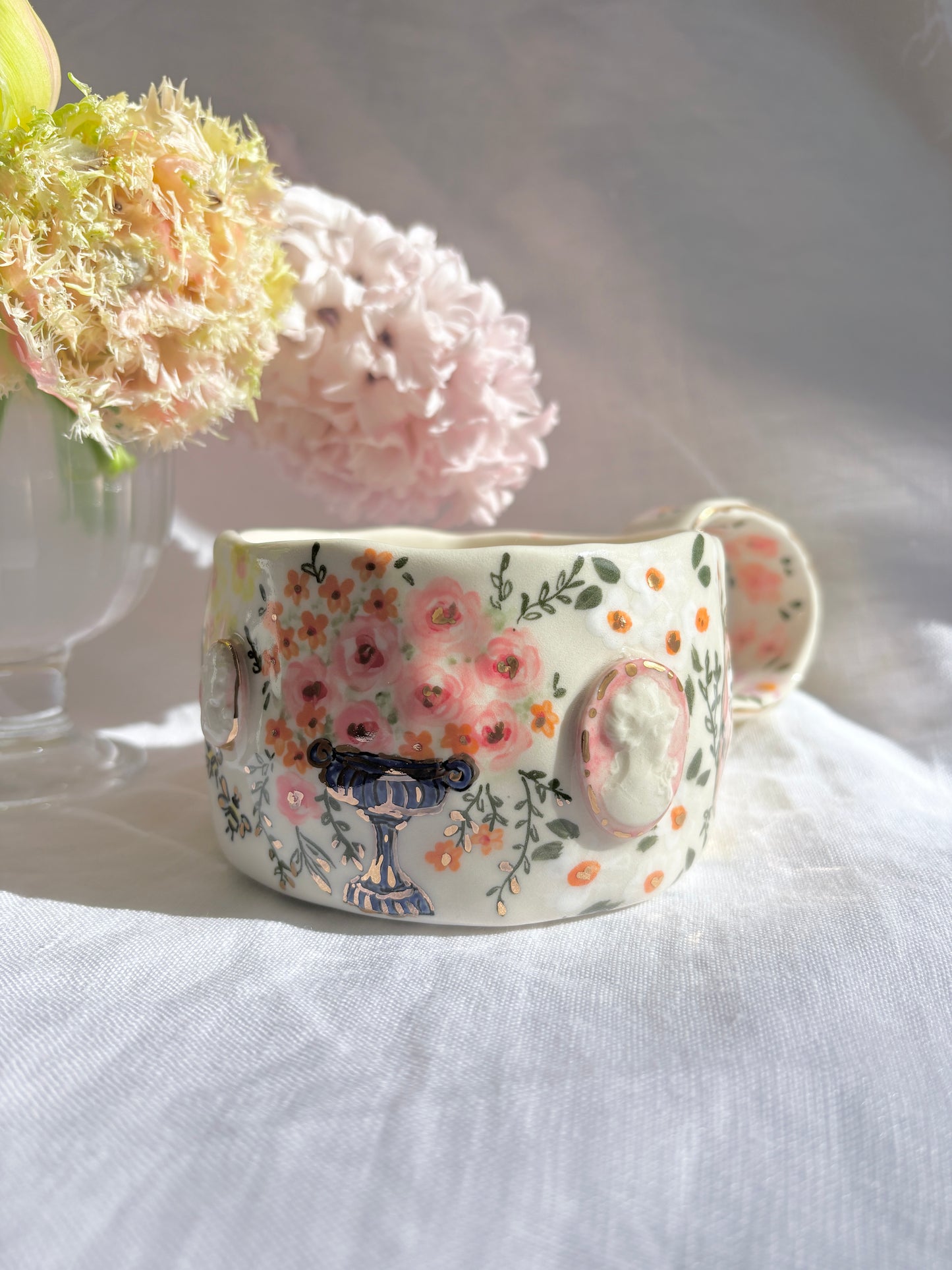 Sunday Morning 💐✨Gold Lustre Item ✨