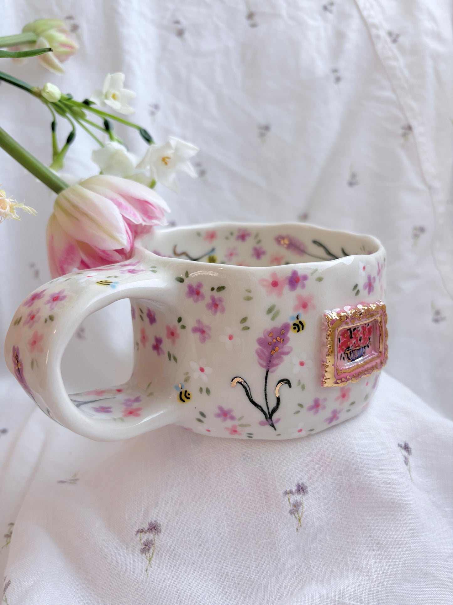 Sunday Morning🐱🐝💐✨14k Gold Lustre Item ✨