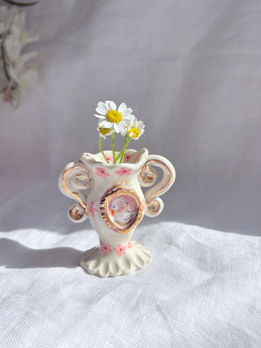 Swan Lake mini vase 🦢✨14k Gold Lustre Item ✨