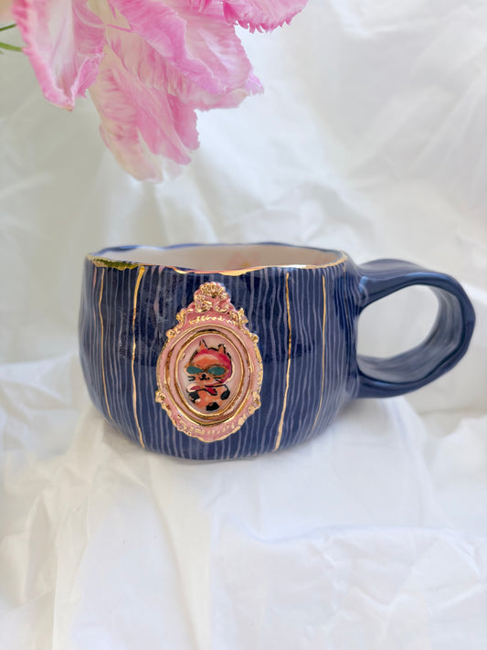 Miss Sassy 🐱✨14k Gold Lustre Item ✨