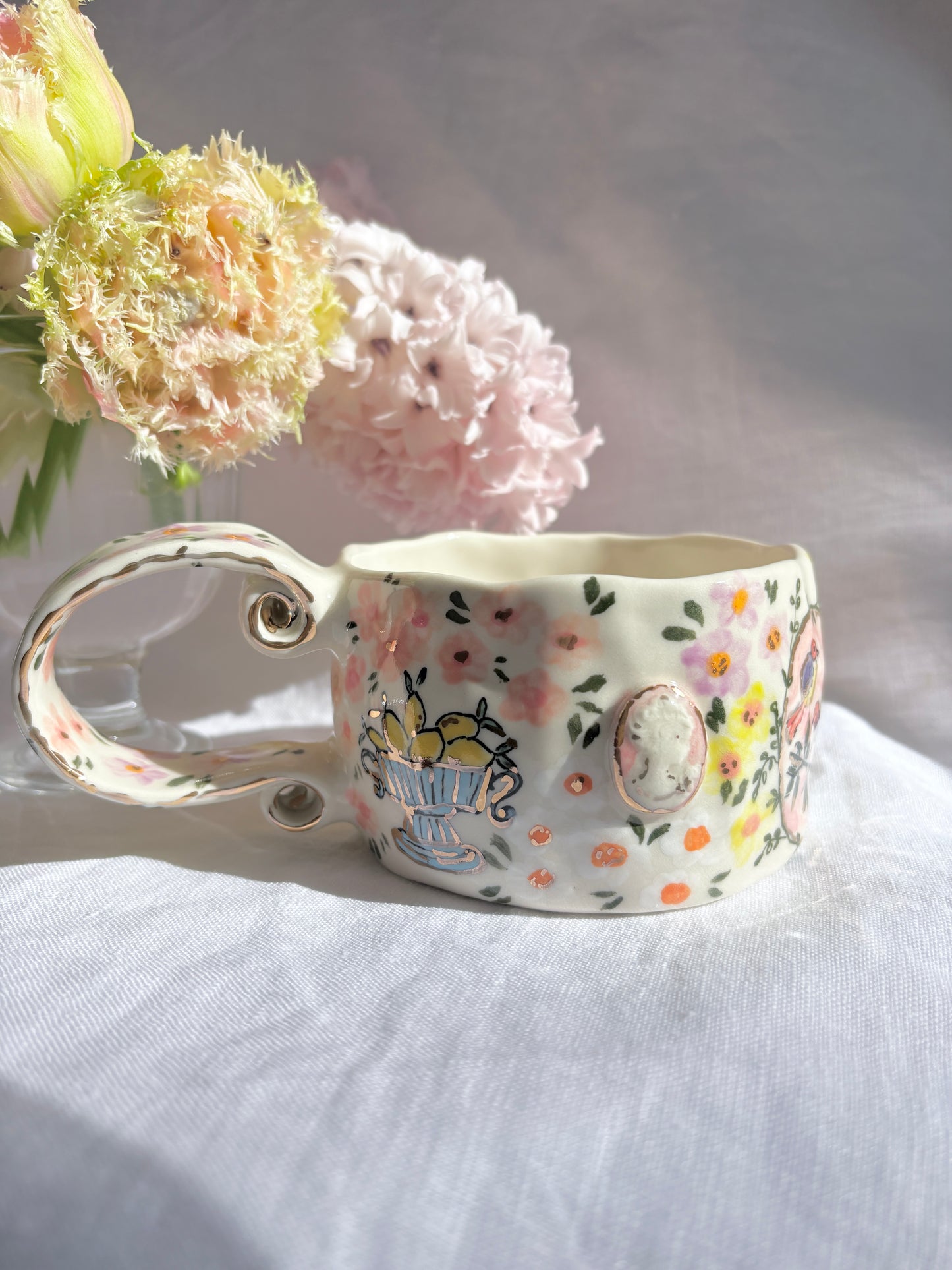 Sunday Morning 💐✨Gold Lustre Item ✨