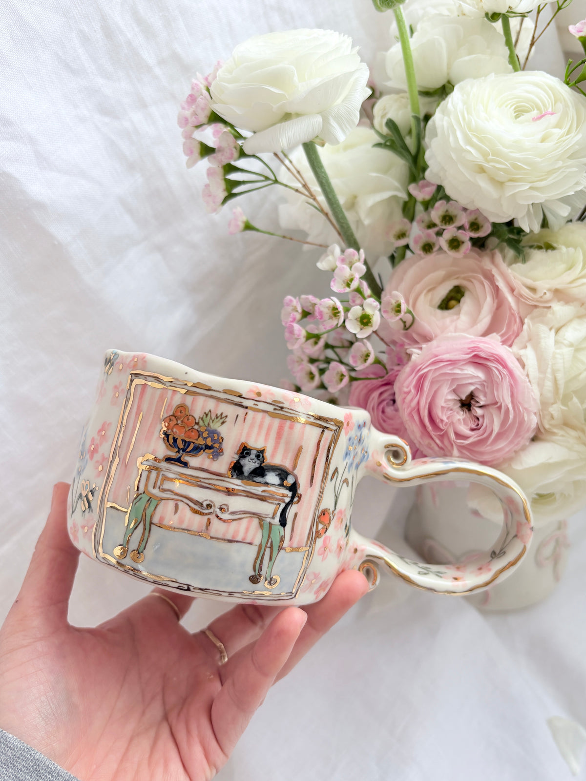 Miss Tabby 🐱 💐✨14k Gold Lustre Item ✨