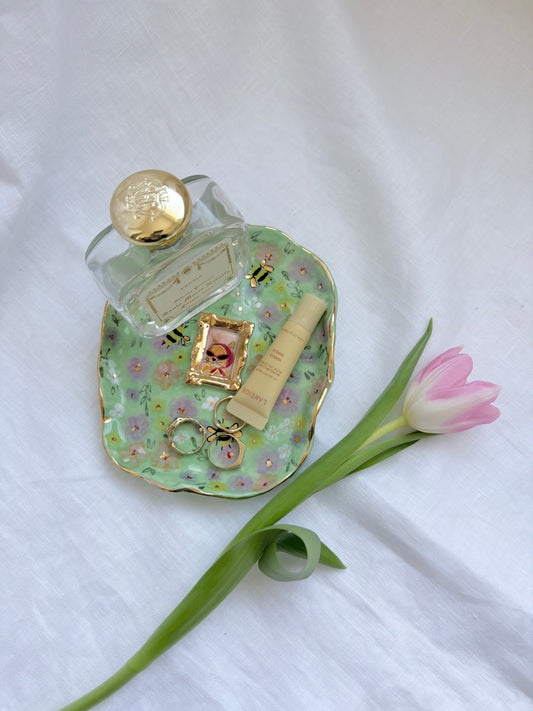 Miss Sassy trinket 🐱 💚 ✨Gold Lustre Item ✨