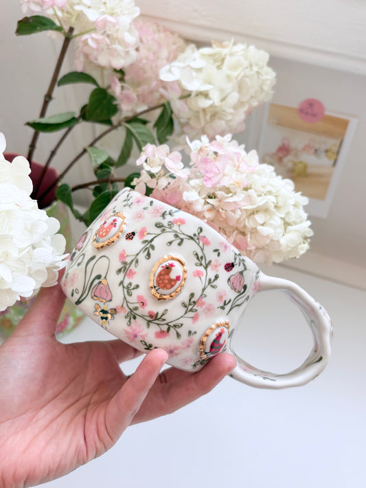 On the farm 🐣 🐞 ✨14k Gold Lustre Item ✨