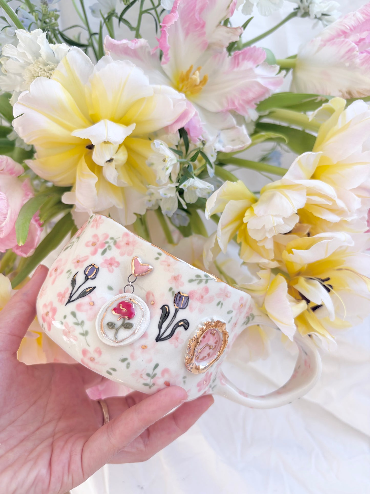 Sunday Morning 🪿🌷🕰️🐞💐✨Gold Lustre Item ✨