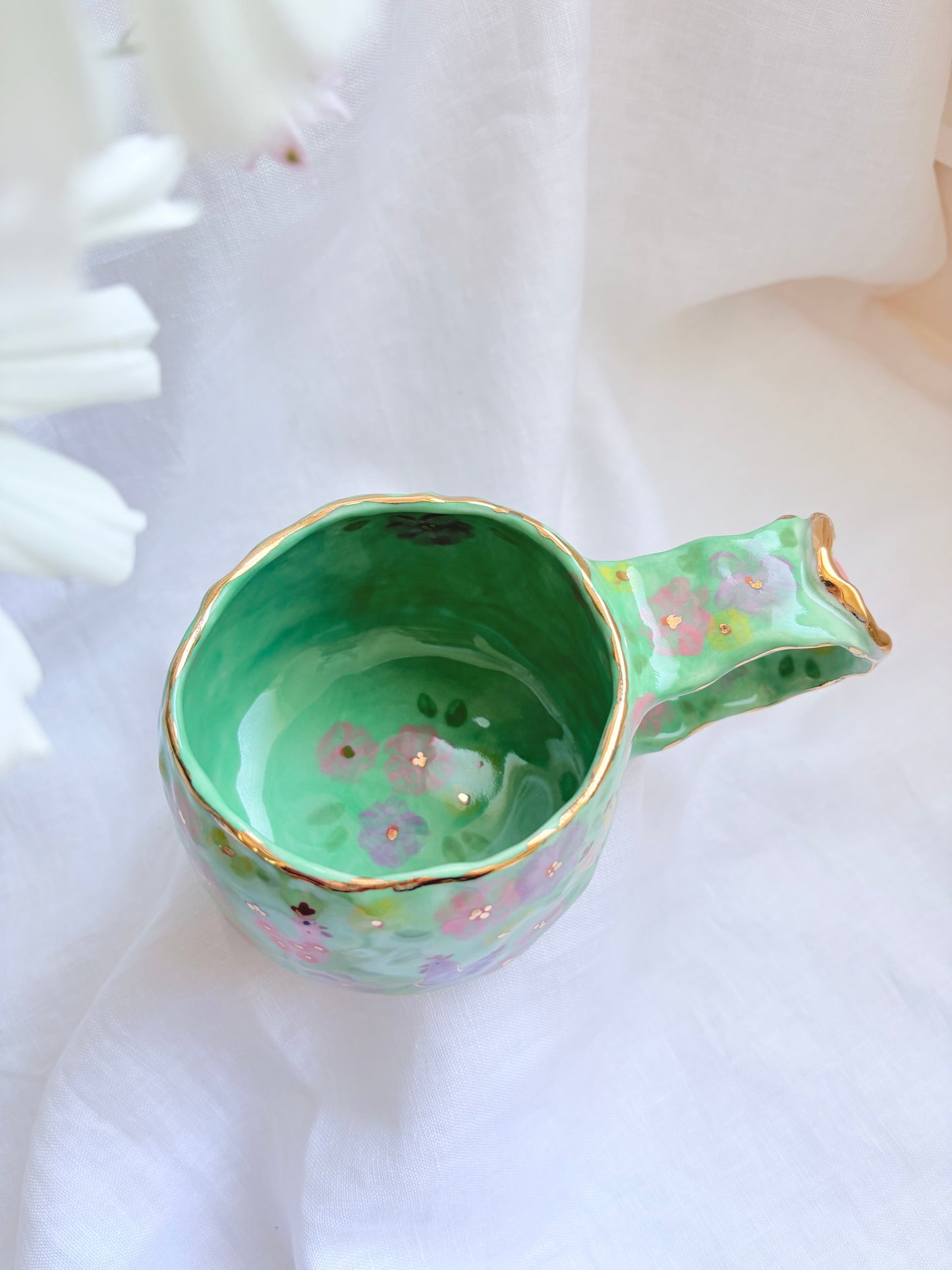 On the farm 🌺 🐓✨Gold Lustre Item ✨