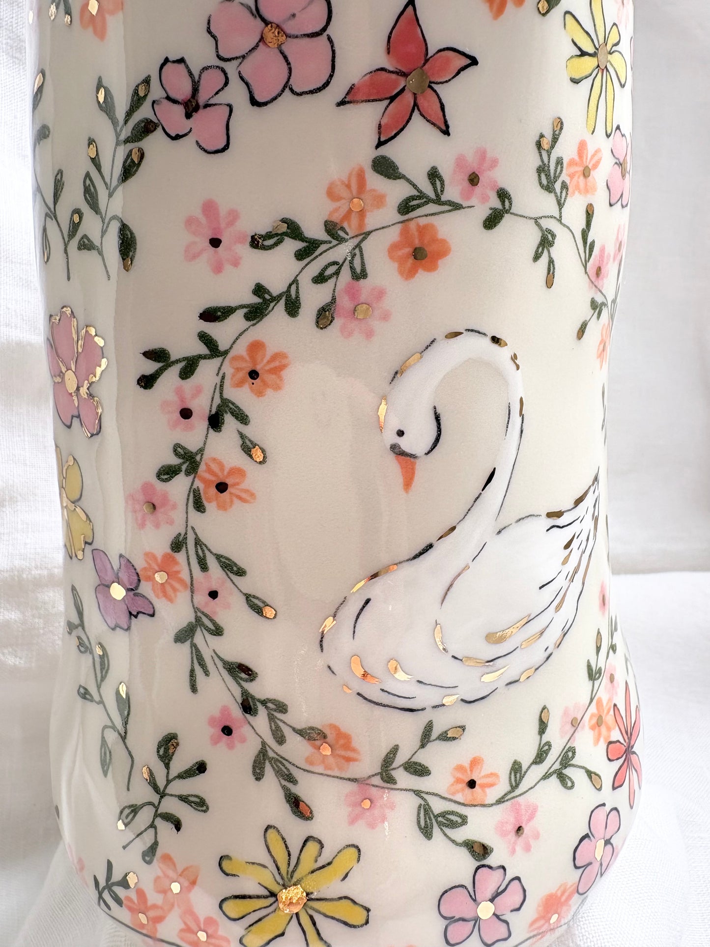 Swan Lake Vase 🦢✨14k Gold Lustre Item ✨