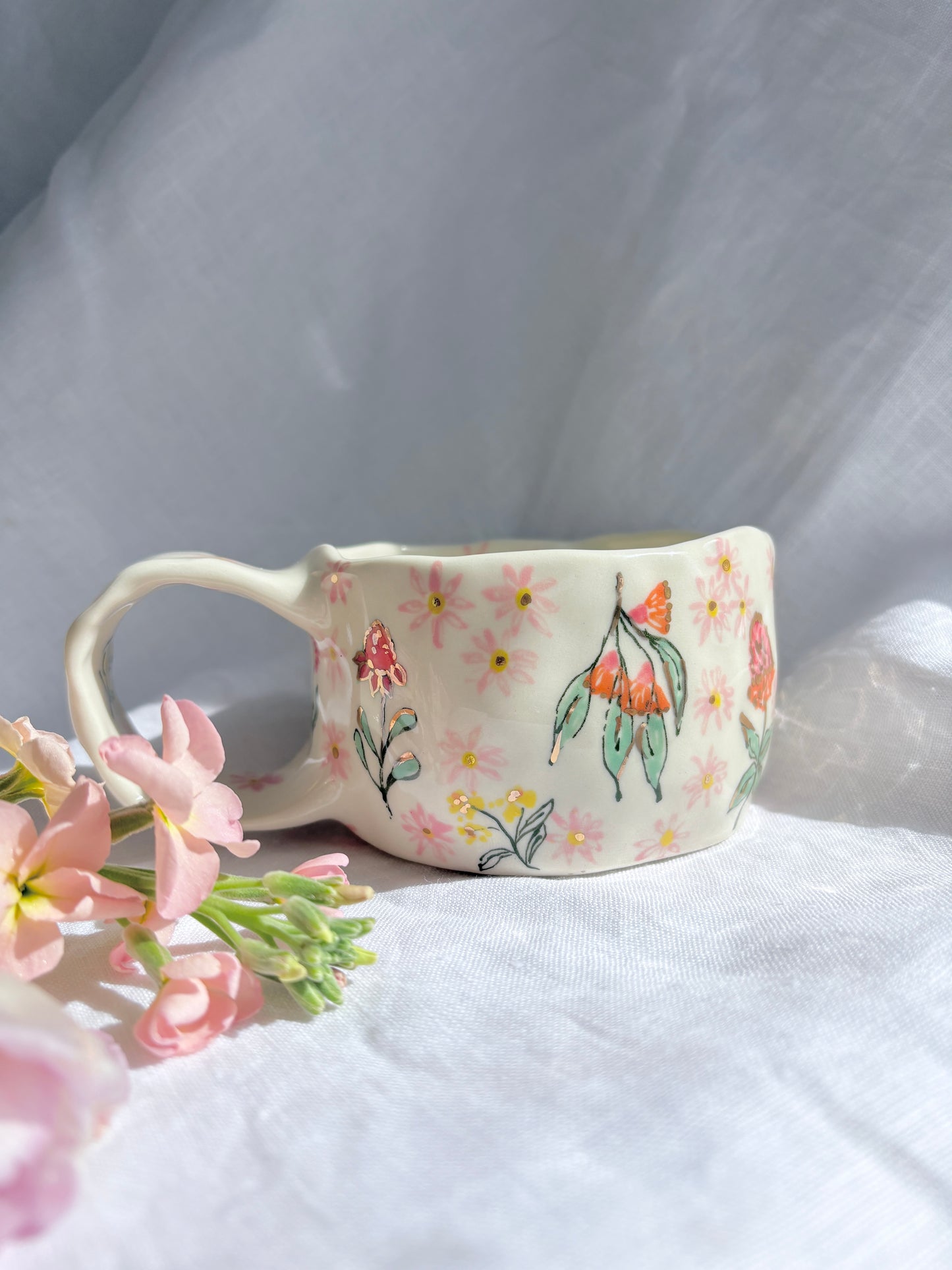Sunday Morning 💐✨Gold Lustre Item ✨