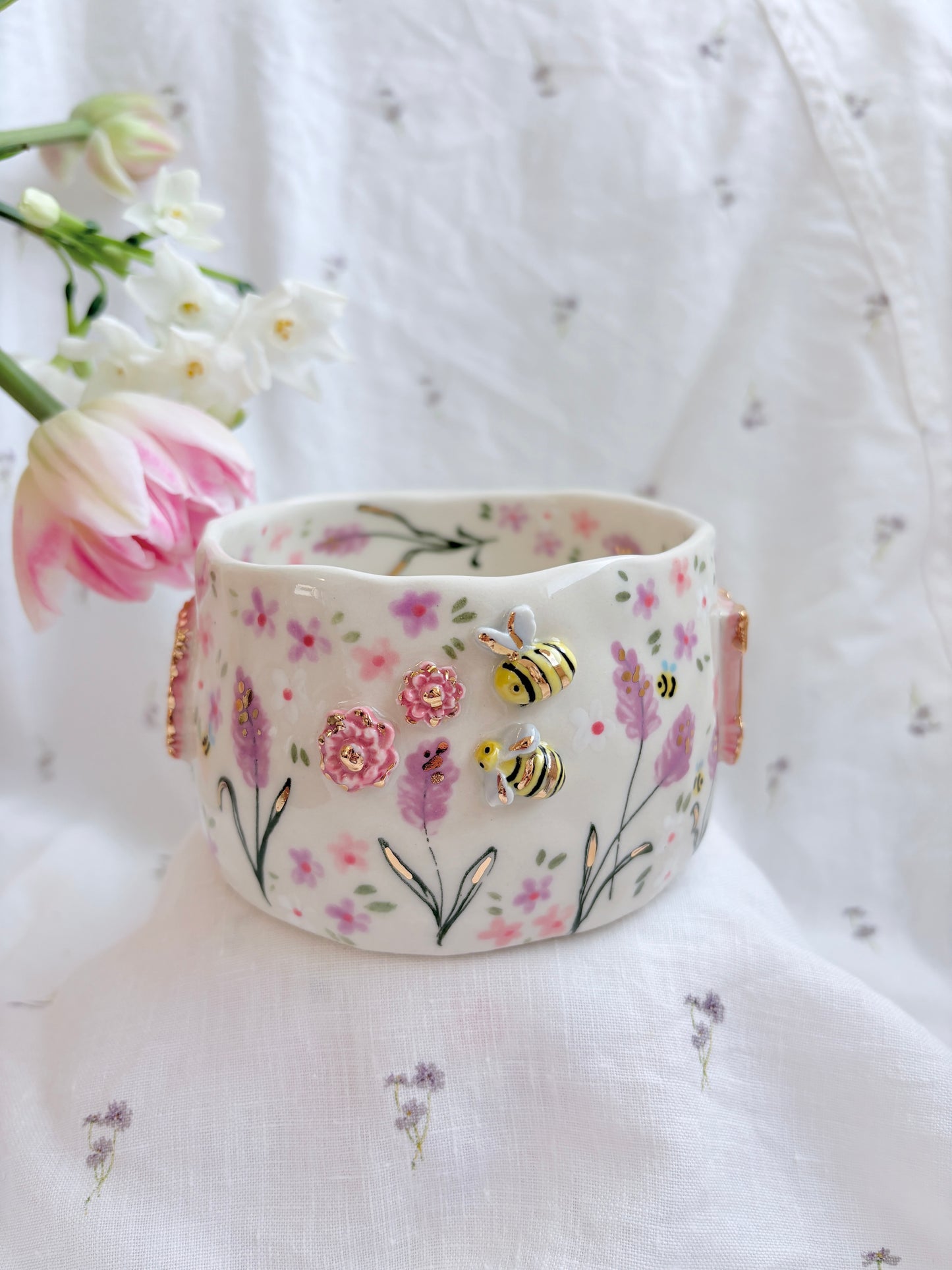 Sunday Morning🐱🐝💐✨14k Gold Lustre Item ✨