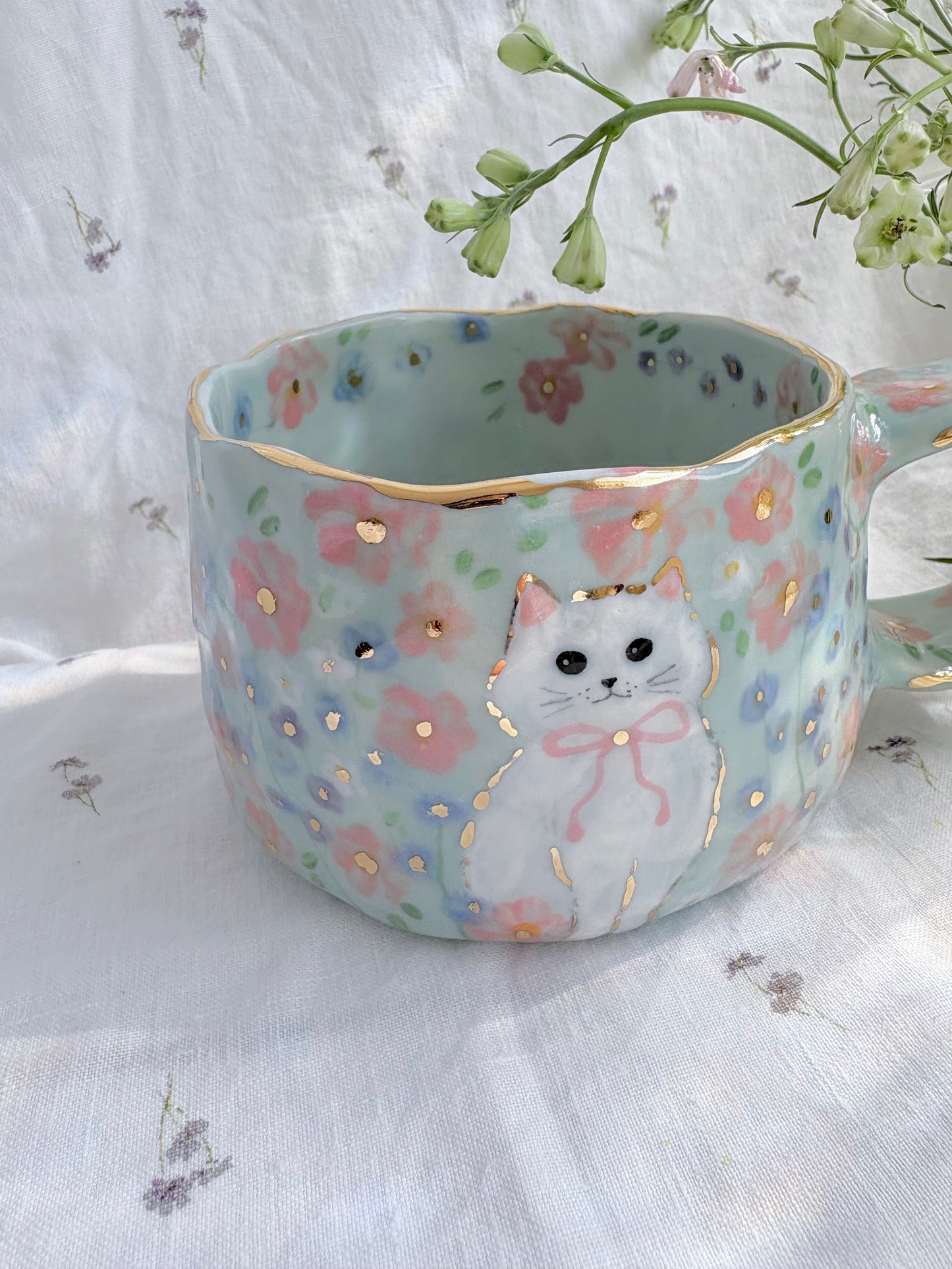 Yuki San 🐱 ✨Gold Lustre Item ✨